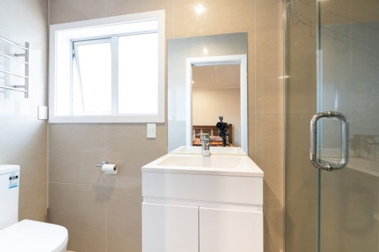 Photo of property in 55c Senator Drive, Manurewa, Auckland, 2105