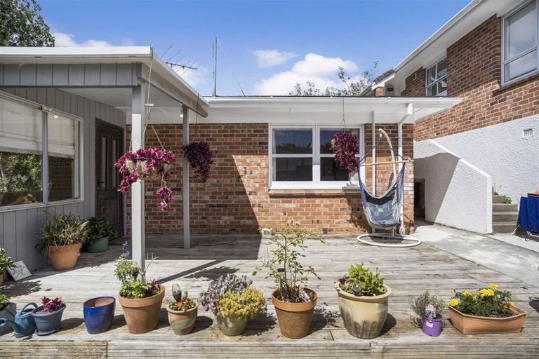 Photo of property in 29a Glenfern Road, Mellons Bay, Auckland, 2014