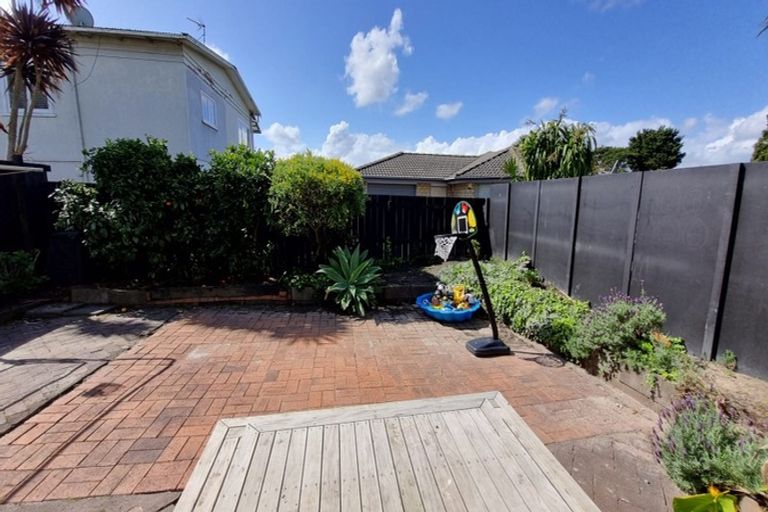 Photo of property in 3/7 Koromiko Street, New Lynn, Auckland, 0600