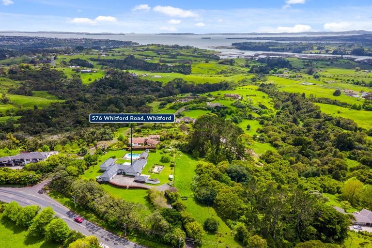 Photo of property in 576 Whitford Road, Whitford, Howick, 2571