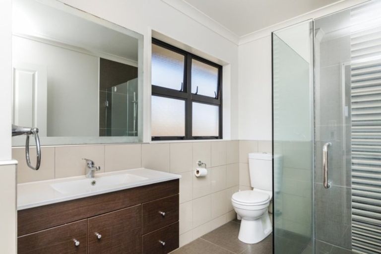 Photo of property in 8 Trump Place, Kelvin Grove, Palmerston North, 4414