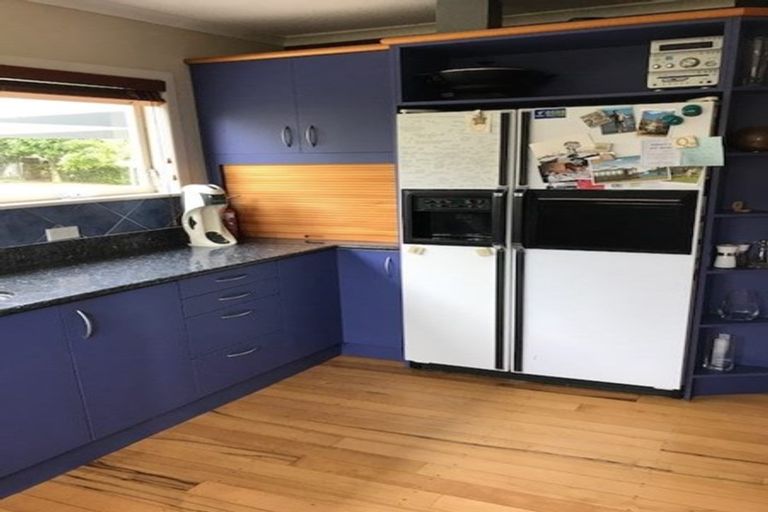 Photo of property in 48 Pah Road, Cockle Bay, Auckland, 2014