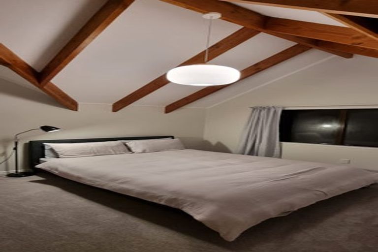 Photo of property in 16 The Crowsnest, Whitby, Porirua, 5024