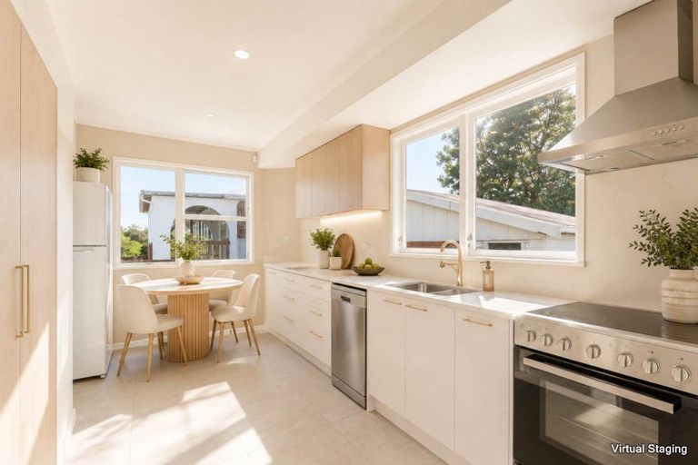 Photo of property in 9 Grimshaw Place, Henderson, Auckland, 0612