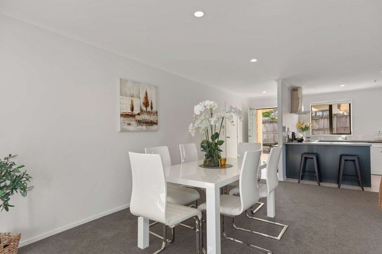 Photo of property in 36 Roy Maloney Drive, Henderson, Auckland, 0612