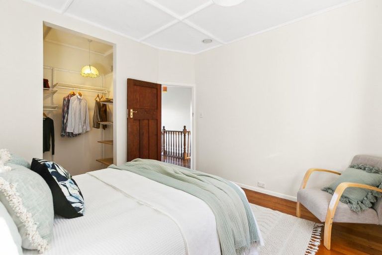 Photo of property in 196 Townsend Road, Miramar, Wellington, 6022