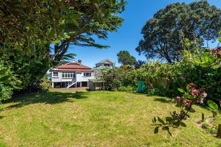 Photo of property in 27 Queens Parade, Devonport, Auckland, 0624