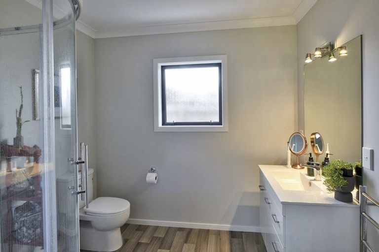 Photo of property in 19 Feist Street, Carterton, 5713