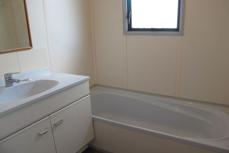 Photo of property in 25 Caribbean Drive, Unsworth Heights, Auckland, 0632