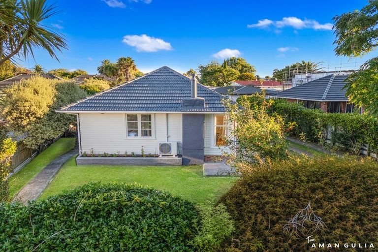 Photo of property in 18 Durham Street, Te Atatu Peninsula, Auckland, 0610