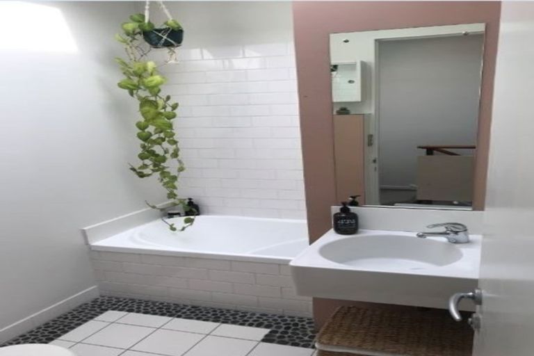 Photo of property in Mondrian Townhouses, 1/24 Hanson Street, Mount Cook, Wellington, 6021