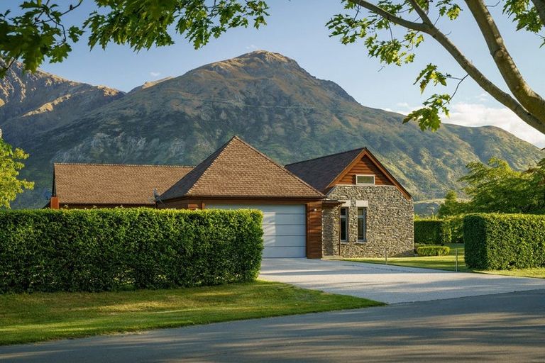 Photo of property in 4 Ellen Johnson Terrace, Lake Hayes, Queenstown, 9371