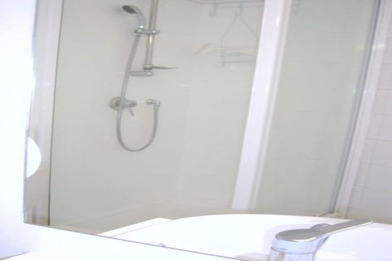 Photo of property in Terrace Tower Apartments, 6e/126 The Terrace, Wellington Central, Wellington, 6011