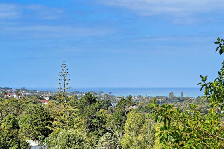 Photo of property in 899a East Coast Road, Northcross, Auckland, 0632