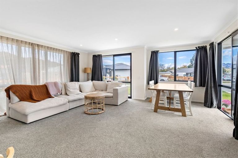 Photo of property in 12 Hebbard Court, Albert Town, Wanaka, 9305