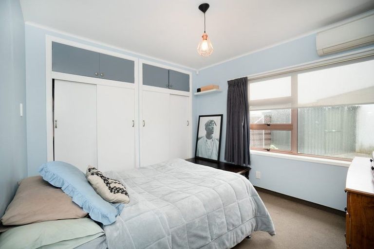 Photo of property in 15 Raglan Avenue, Cloverlea, Palmerston North, 4412