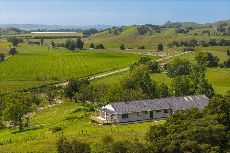 Photo of property in 55 Harrington Road, Muriwai, Gisborne, 4072