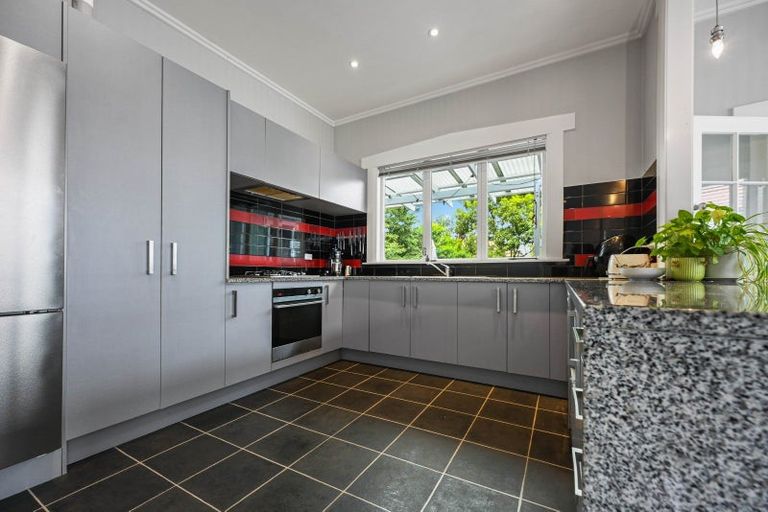 Photo of property in 6 Wilson Street, Hamilton East, Hamilton, 3216