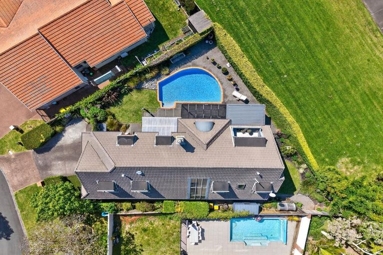 Photo of property in 28 Connemara Court, West Harbour, Auckland, 0618