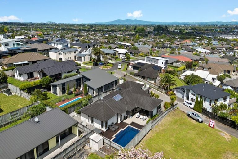 Photo of property in 21 Raddington Way, Huntington, Hamilton, 3210