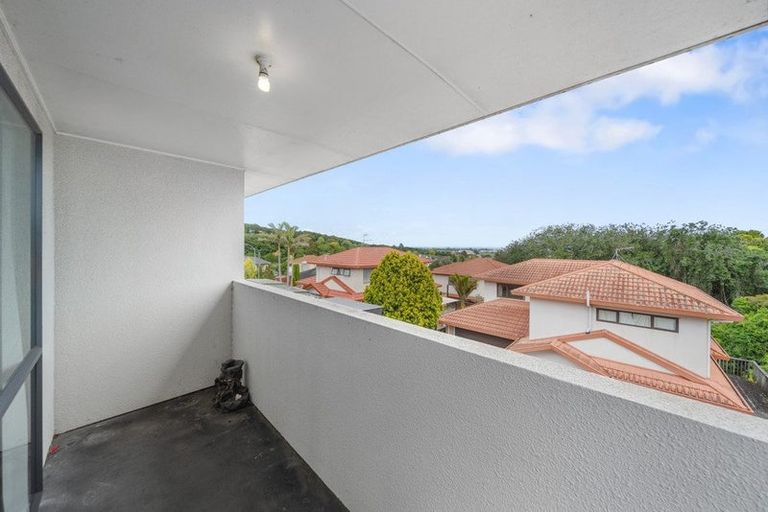 Photo of property in 4 Figtree Terrace, Goodwood Heights, Auckland, 2105