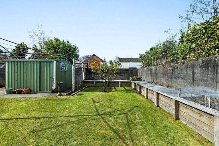 Photo of property in 7 Kamahi Place, Inglewood, 4330