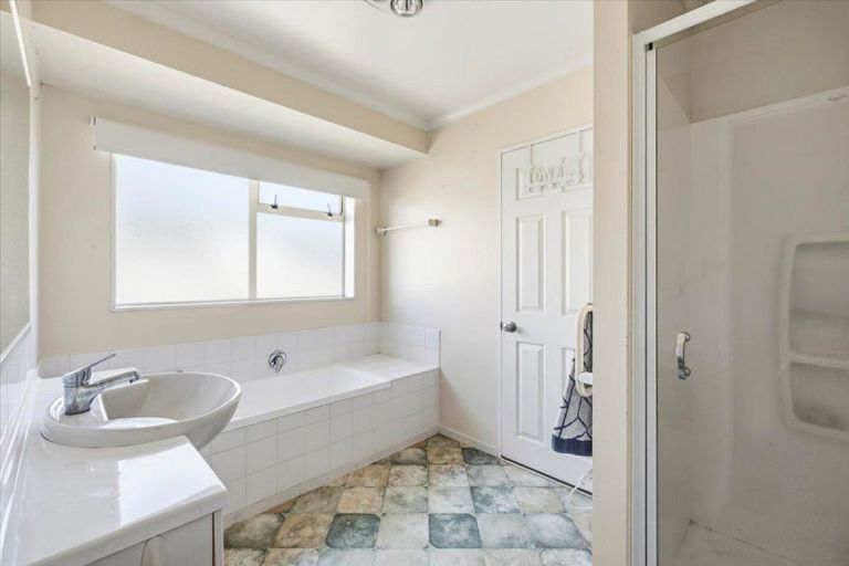 Photo of property in 16 Eclipse Terrace, Welcome Bay, Tauranga, 3112