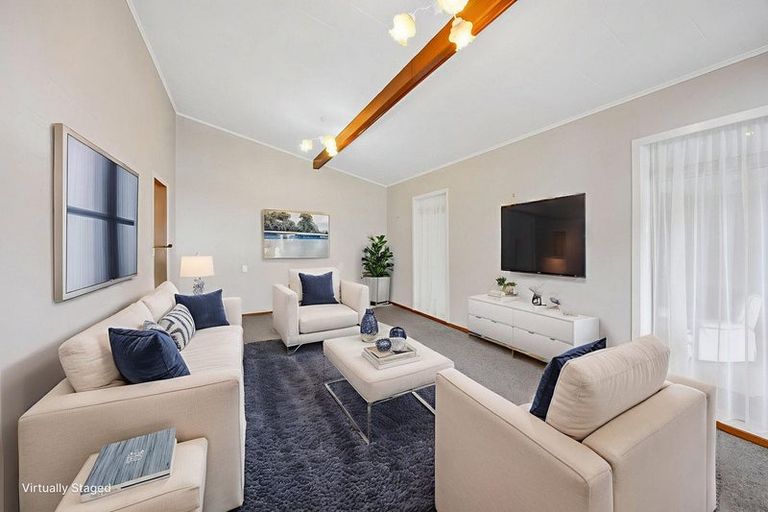 Photo of property in 5 Climie Crescent, Hawera, 4610