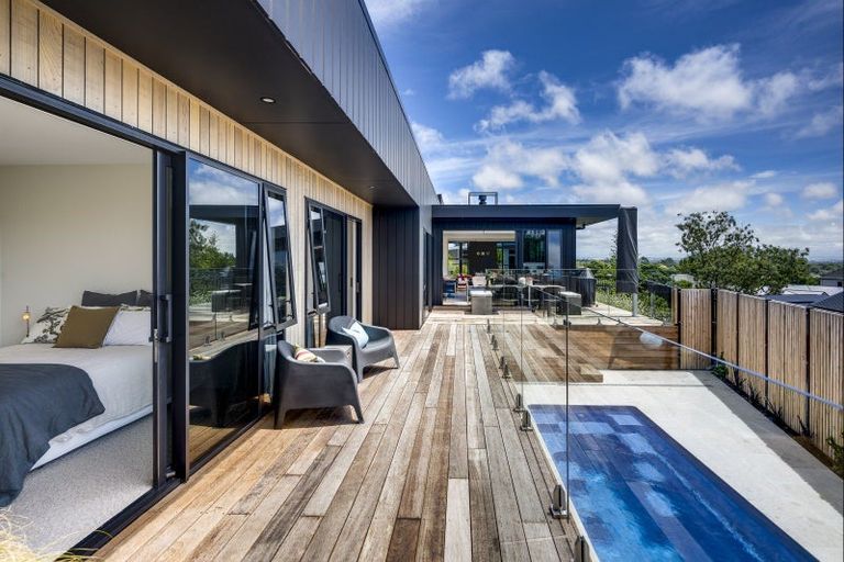 Photo of property in 72 Breadalbane Avenue, Havelock North, 4130