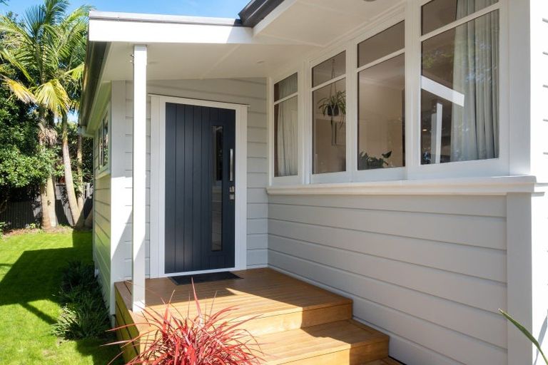 Photo of property in 7 Gow Avenue, Haumoana, 4102