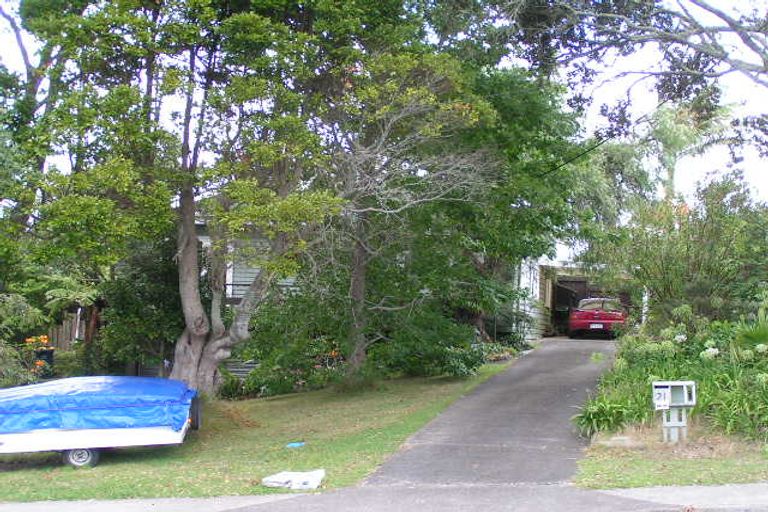 Photo of property in 21 Northumberland Avenue, Hauraki, Auckland, 0622