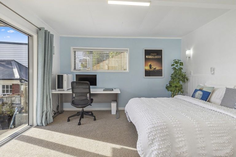 Photo of property in 69 Mantell Street, Seatoun, Wellington, 6022
