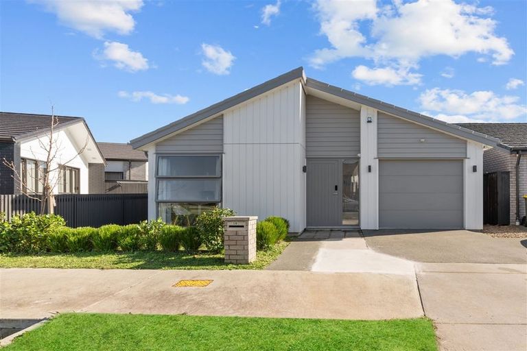 Photo of property in 19 Roslyn Farm Street, Ramarama, Drury, 2579