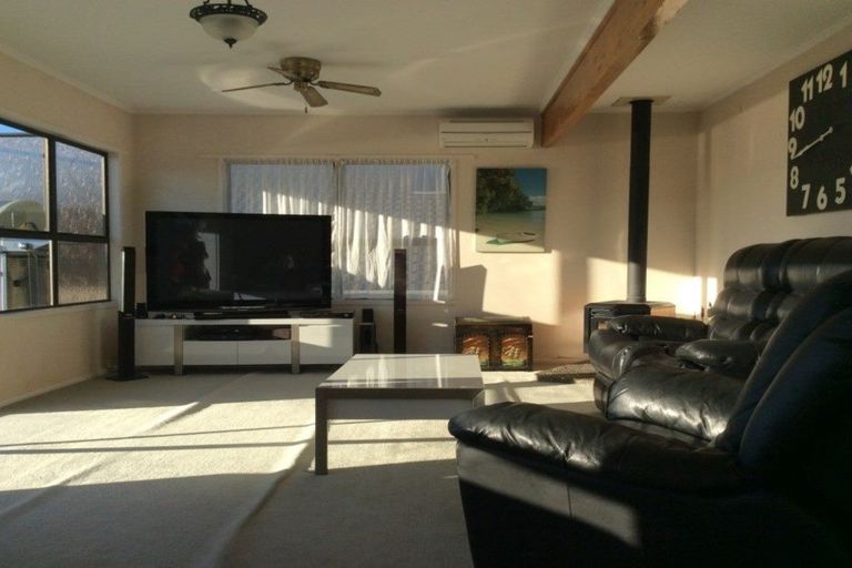 Photo of property in 1001 Whangaparaoa Road, Tindalls Beach, Whangaparaoa, 0930