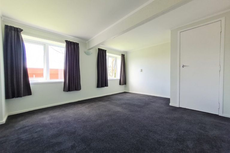Photo of property in 1/177 Glenfield Road, Hillcrest, Auckland, 0627