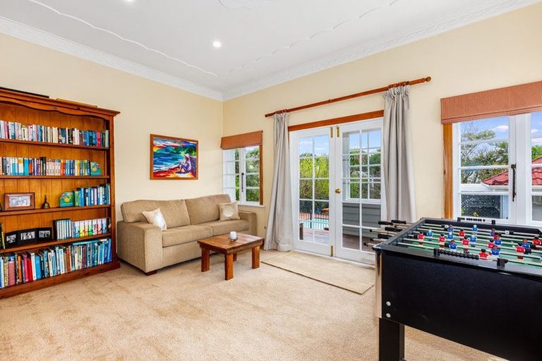 Photo of property in 396 Muritai Road, Eastbourne, Lower Hutt, 5013