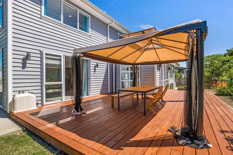 Photo of property in 6 Kahu Close, Orewa, 0931