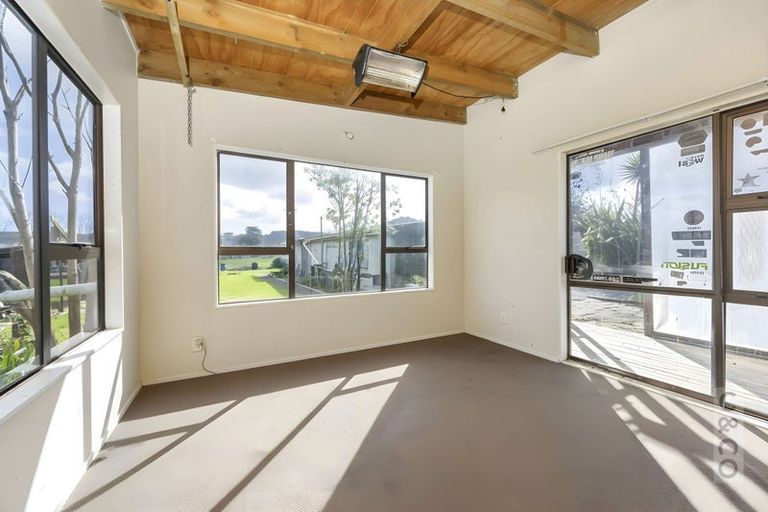 Photo of property in 836 Old North Road, Waimauku, 0882