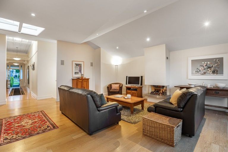 Photo of property in 85 Albert Road, Devonport, Auckland, 0624