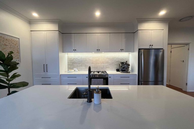 Photo of property in 43 Mills Road, Brooklyn, Wellington, 6021