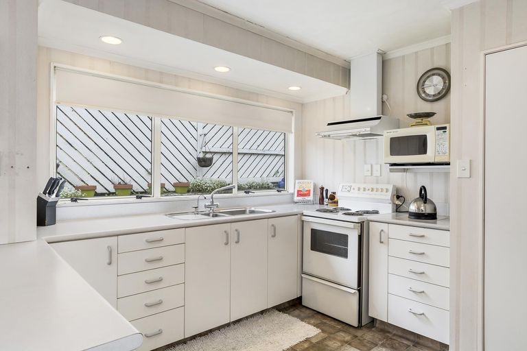 Photo of property in 4b Camellia Place, Greerton, Tauranga, 3112