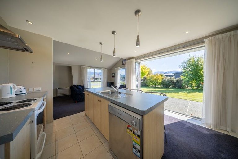 Photo of property in 25 Pop Andrew Drive, Te Anau, 9600
