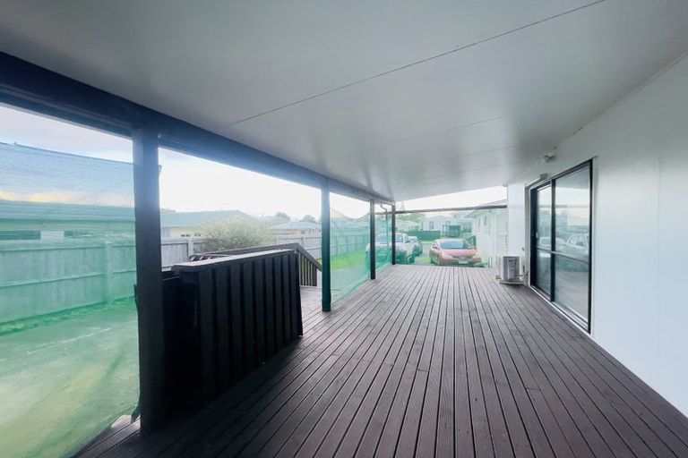 Photo of property in 16 Oratu Place, Manurewa, Auckland, 2102