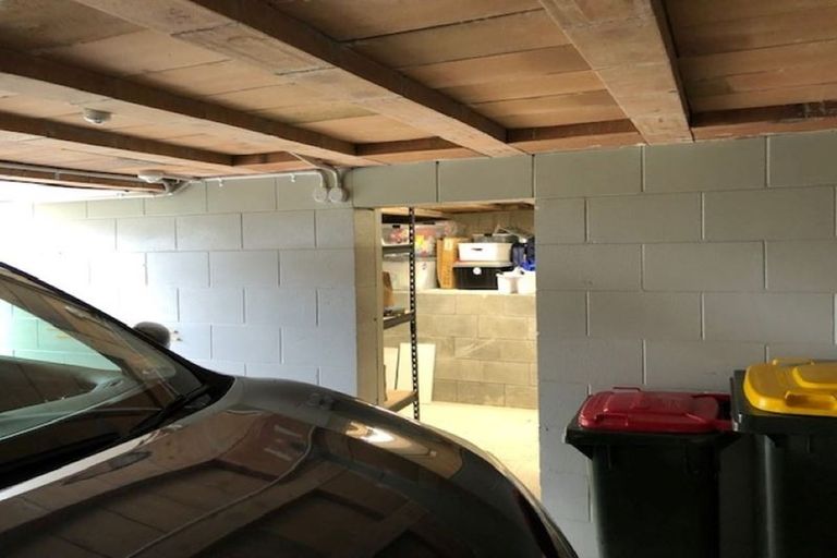 Photo of property in 1/34 Uxbridge Road, Mellons Bay, Auckland, 2014