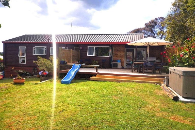 Photo of property in 19 Jay Court, Botany Downs, Auckland, 2010