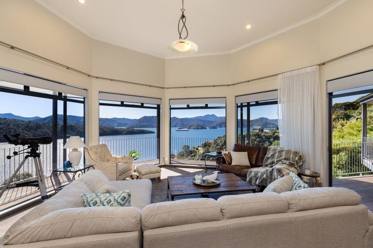 Photo of property in 21 Marina View, Waikawa, Picton, 7281