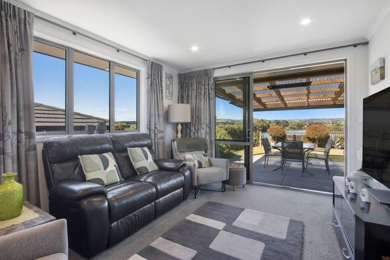 Photo of property in Waterview Estate, 26/4 Greystone Place, Omokoroa, 3114