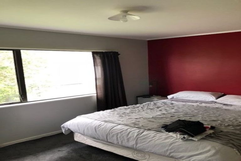 Photo of property in 1/6 Helena Street, Massey, Auckland, 0614