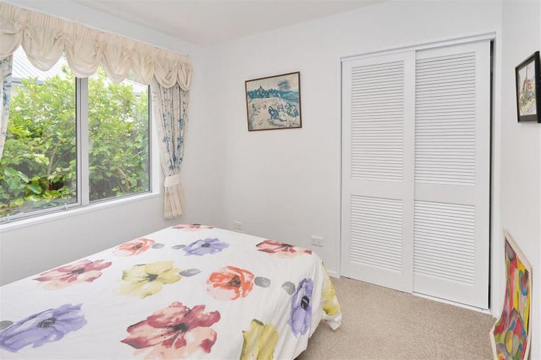 Photo of property in 63 Landsdowne Terrace, Cashmere, Christchurch, 8022