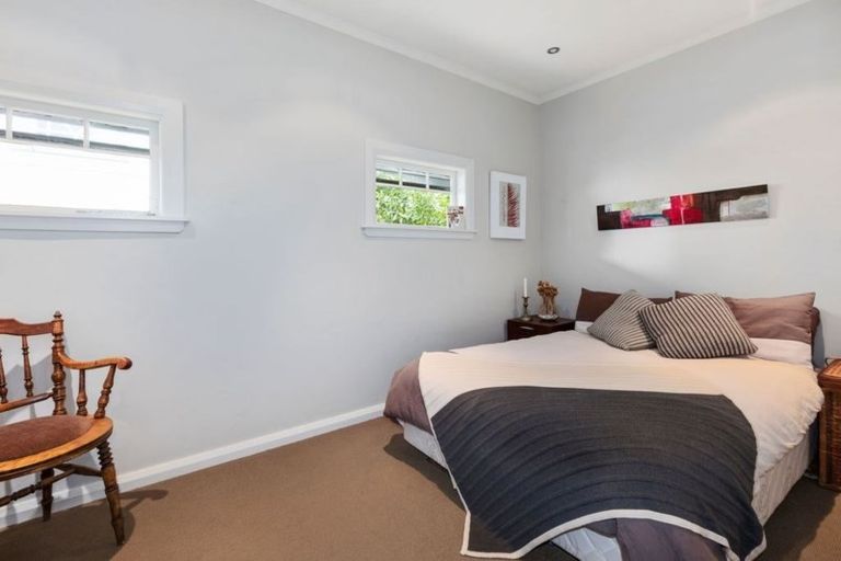 Photo of property in 45 Tuatoru Street, Eastbourne, Lower Hutt, 5013